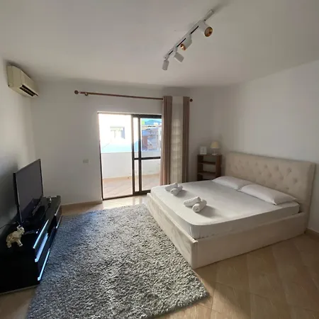Apartment Myslym Shyri 2