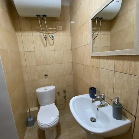 Apartment Myslym Shyri 2 *