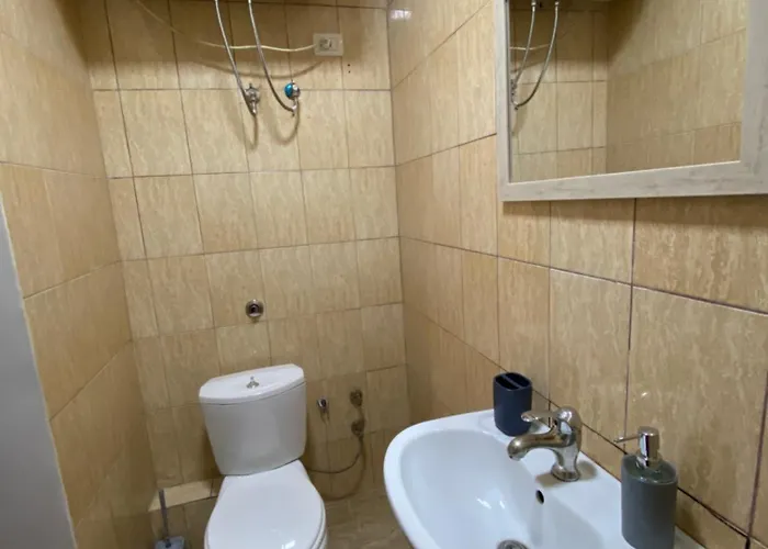 Apartman Myslym Shyri 2 *